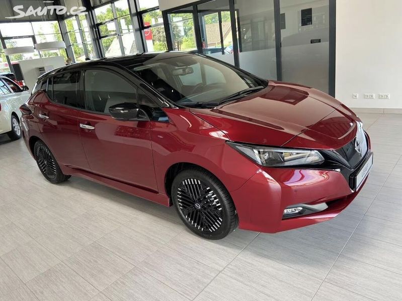 Nissan LEAF, N-CONNECTA 110KW*360° kamera